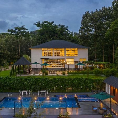 Vismita County Hotel Chikmagalur Bagian luar foto