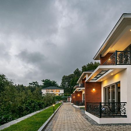 Vismita County Hotel Chikmagalur Bagian luar foto
