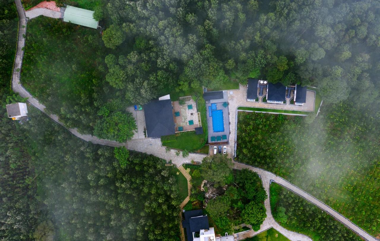 Vismita County Hotel Chikmagalur Bagian luar foto