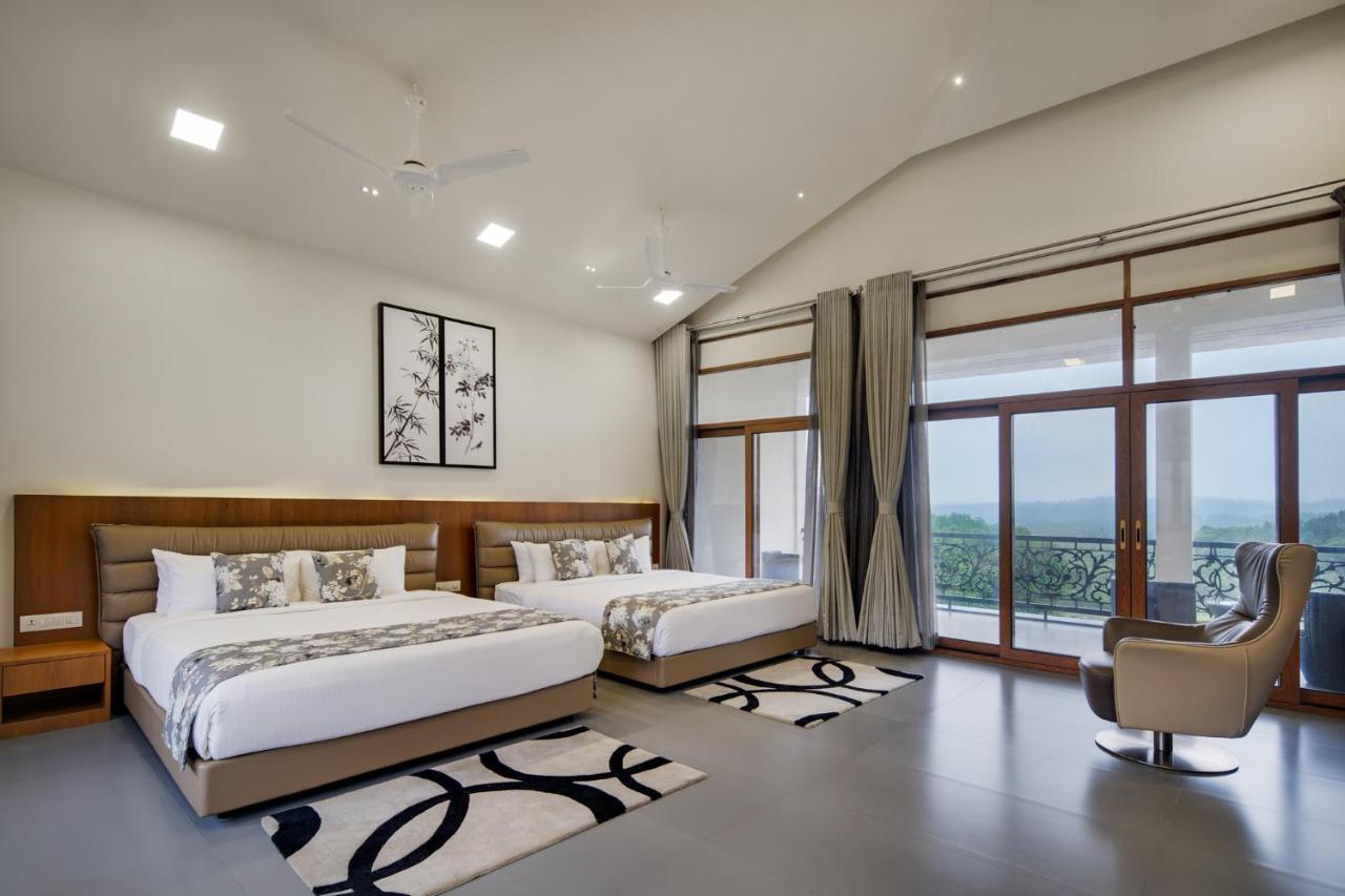 Vismita County Hotel Chikmagalur Bagian luar foto