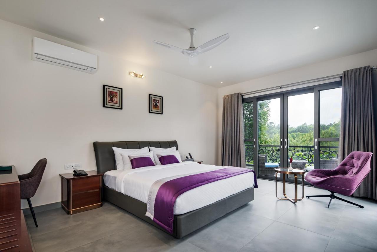 Vismita County Hotel Chikmagalur Bagian luar foto