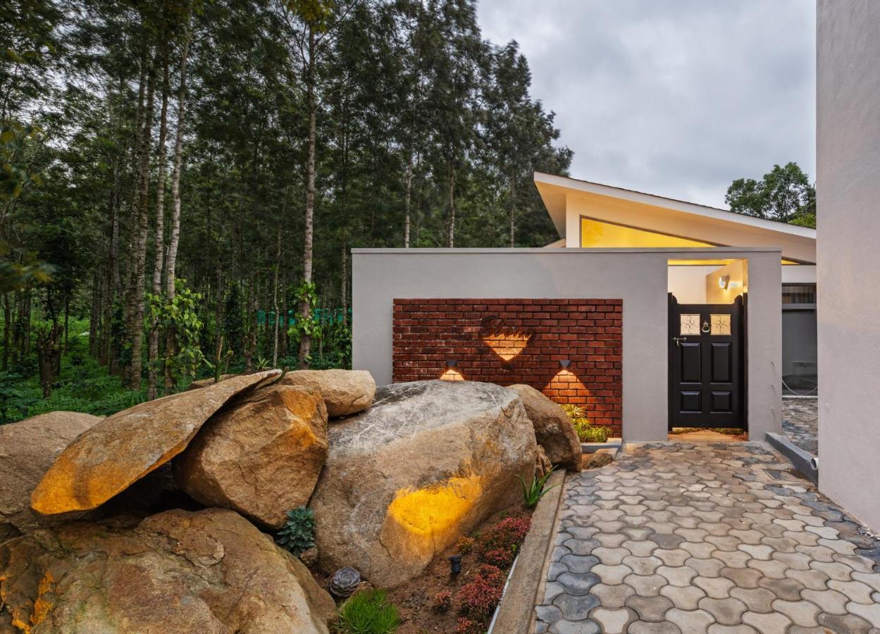 Vismita County Hotel Chikmagalur Bagian luar foto