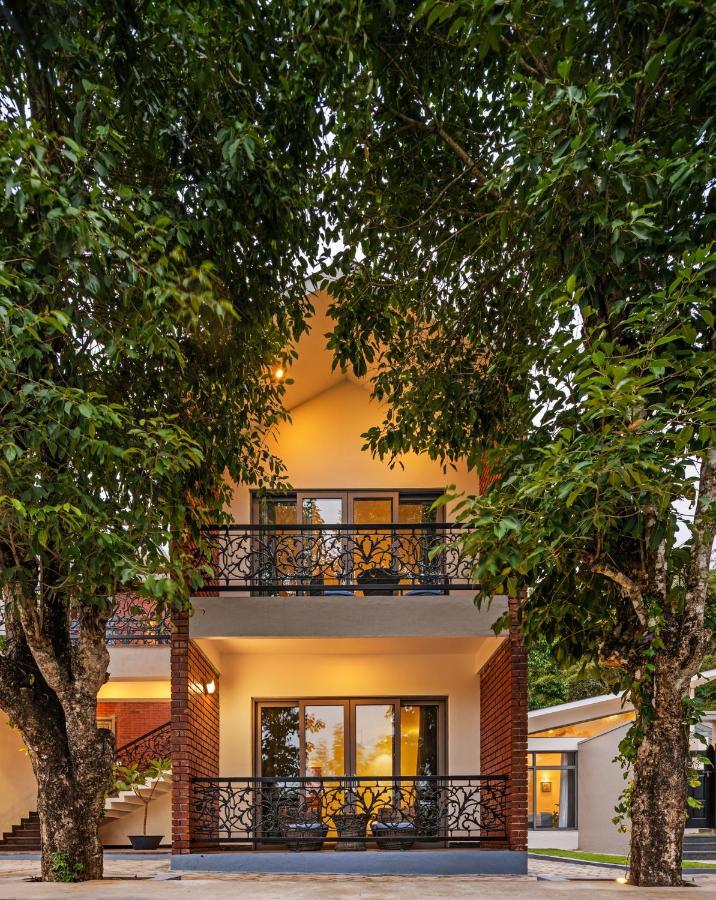 Vismita County Hotel Chikmagalur Bagian luar foto
